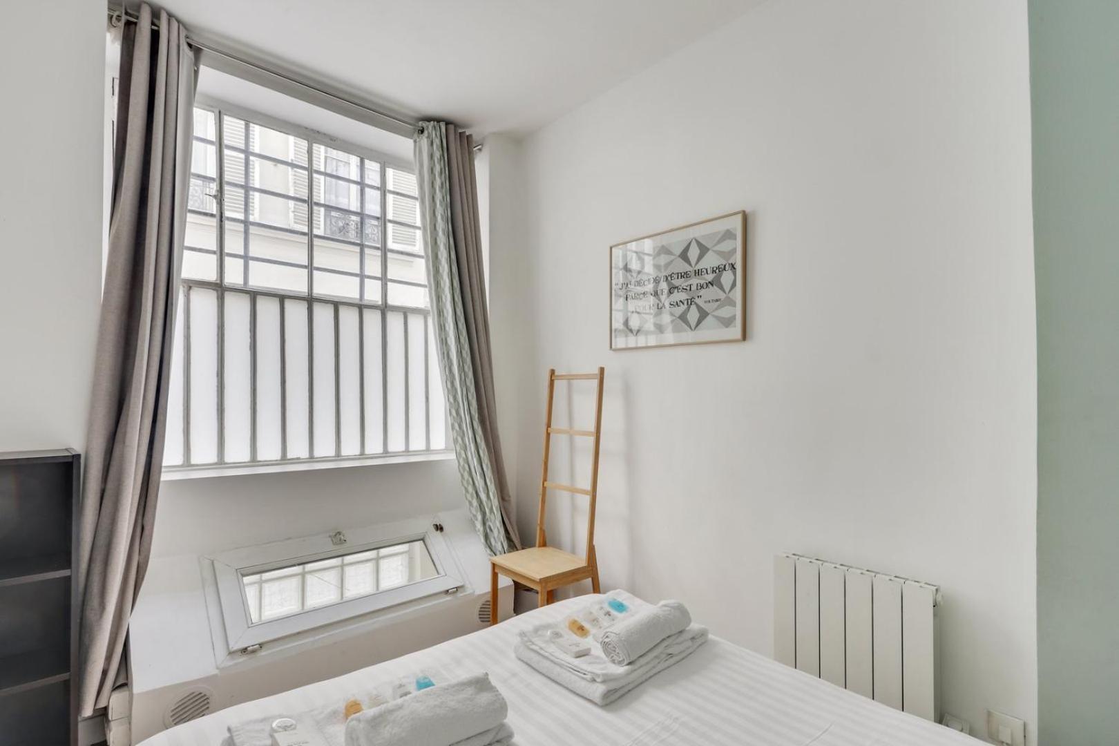 163 Carole 3 Bdr Souplex Central Paris